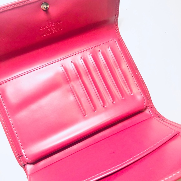 [NEW] Patent Leather Monogram Wallet - Picture 4 of 5